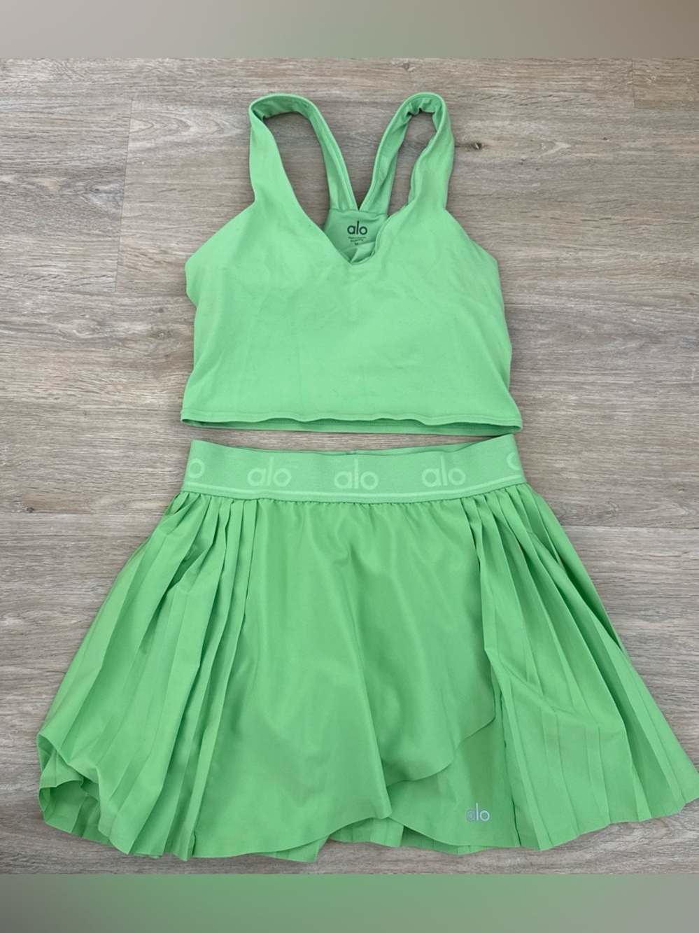 ALO Yoga Lime Green Tennis Skirt & Crop Tank Set M/S